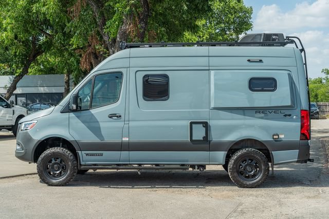 Used 2021 Mercedes-Benz Sprinter 2500 image 3