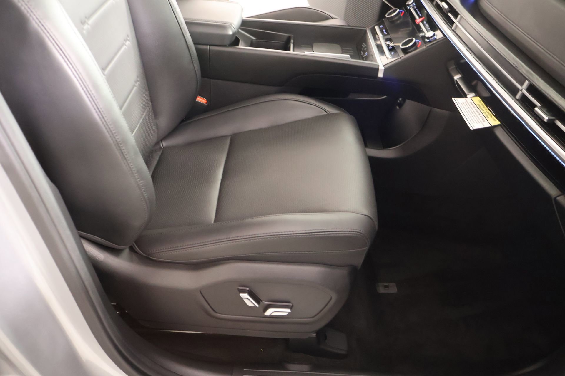 Certified 2025 Hyundai Santa Fe Limited image 15