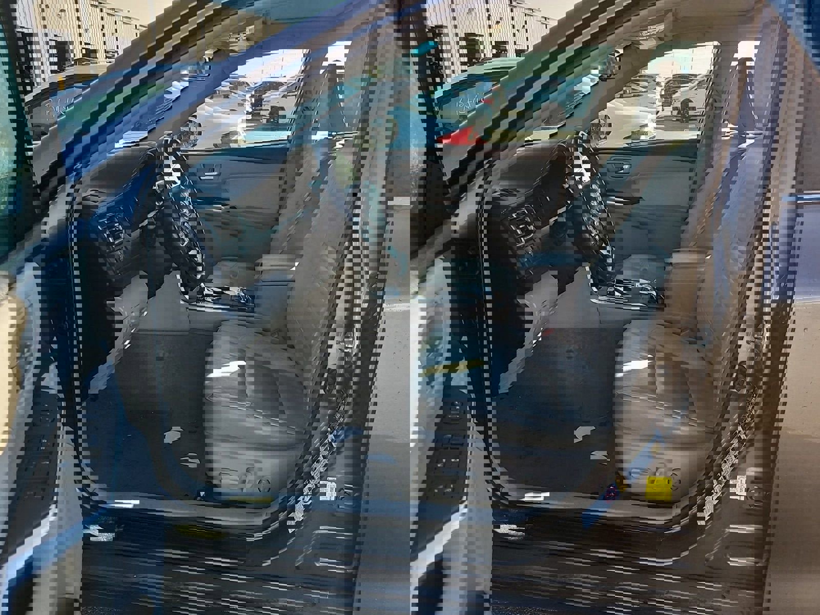 Used 2016 Toyota Camry XLE image 6