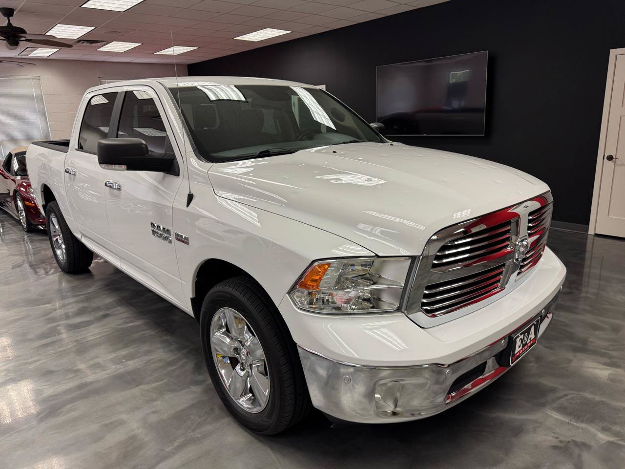 Used 2017 RAM 1500 Lone Star AWD/4WD image 4