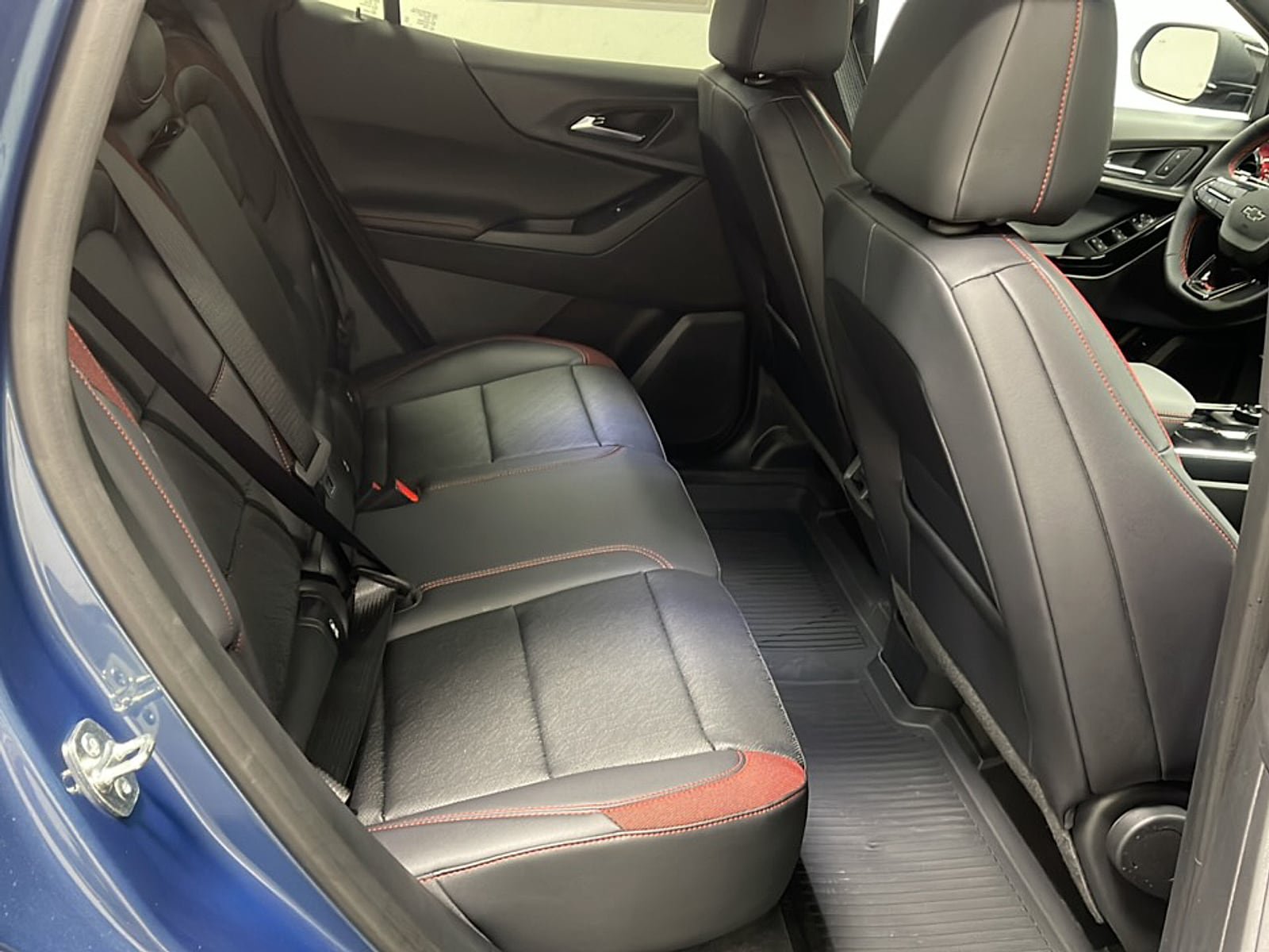 New 2027 Chevrolet Equinox RS w/ LPO, Floor Liner Package AWD/4WD image 20