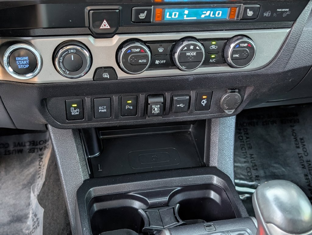 Used 2023 Toyota Tacoma Limited AWD/4WD image 9