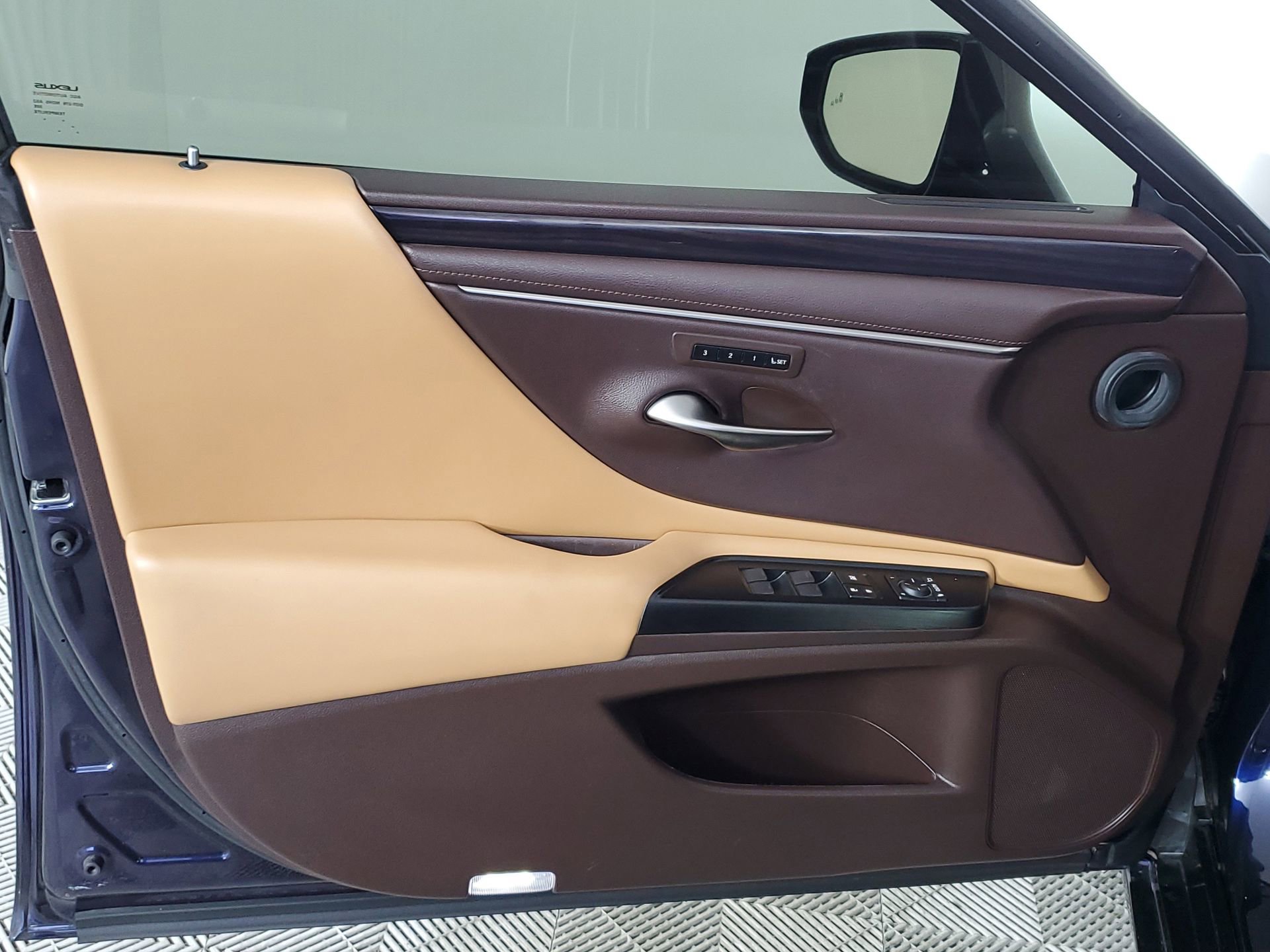 Used 2020 Lexus ES 350 w/ Premium Package image 22