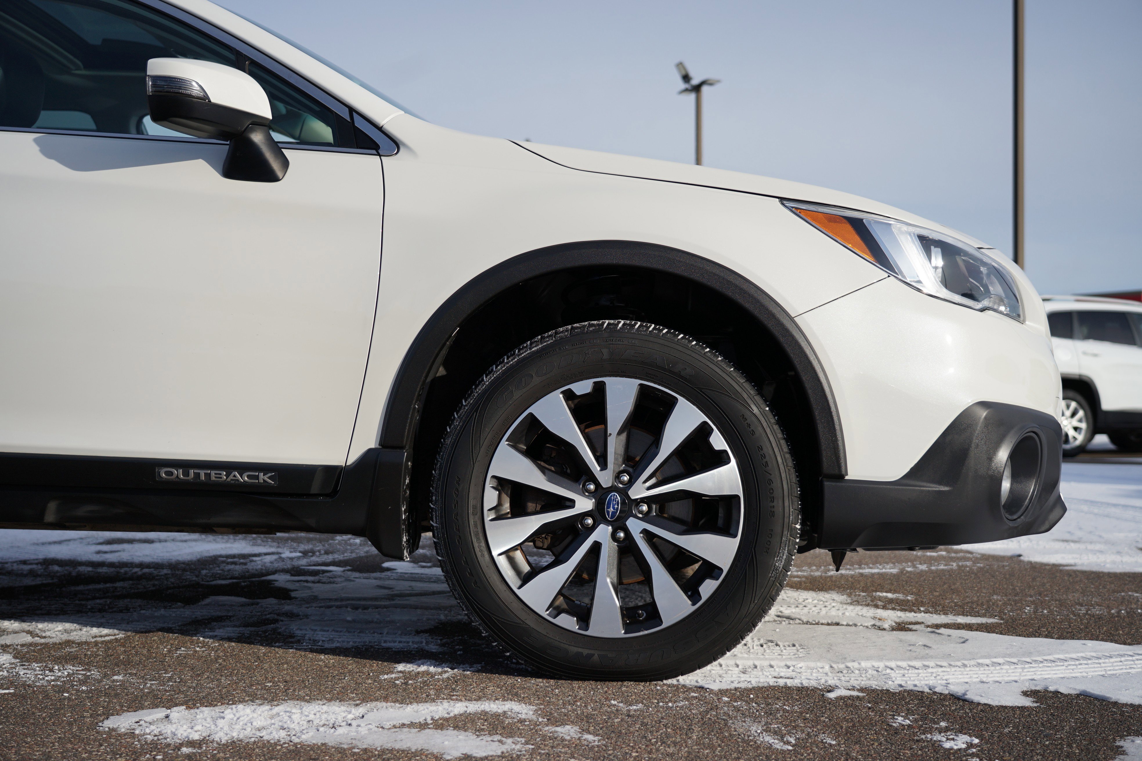 Used 2017 Subaru Outback 3.6R Limited image 12