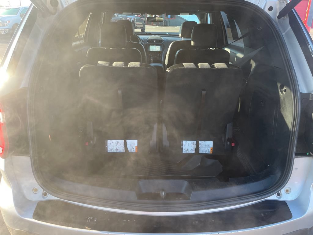 Used 2017 Ford Explorer XLT w/ Equipment Group 202A AWD/4WD image 31