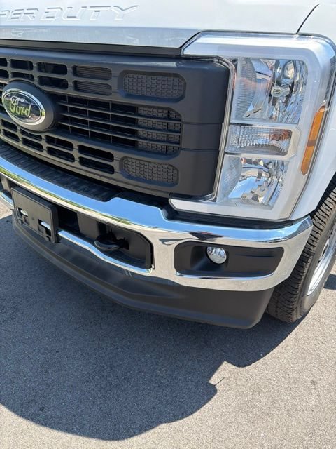 New 2026 Ford F250 XL w/ XL Chrome Package AWD/4WD image 9