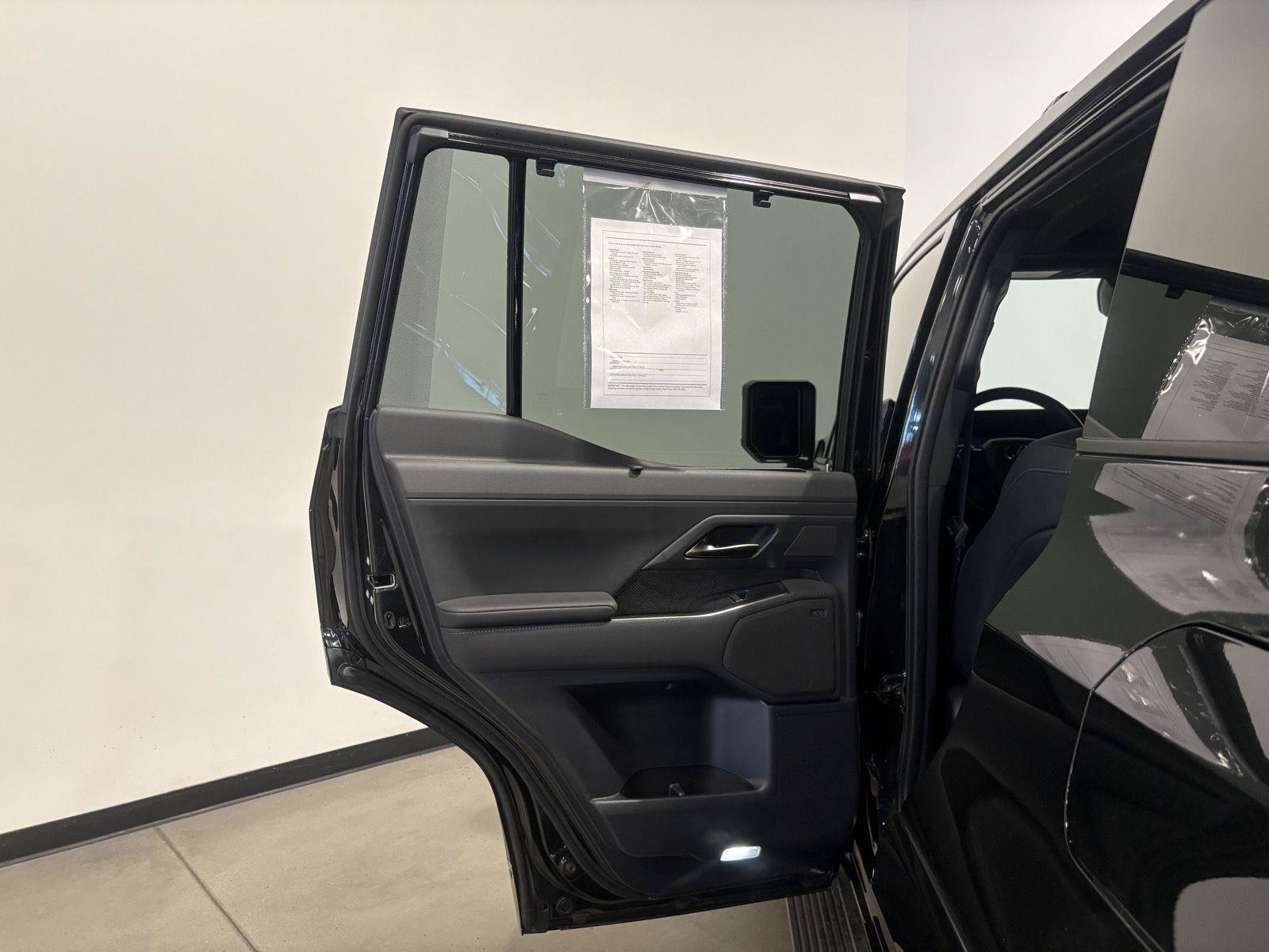 Used 2025 Lexus GX 550 w/ Accessory Package (2T) AWD/4WD image 23