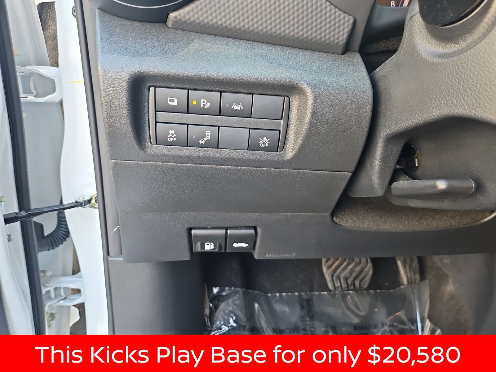 Used 2025 Nissan Kicks Play S FWD image 25