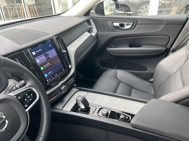 Certified 2025 Volvo XC60 B5 Plus image 19