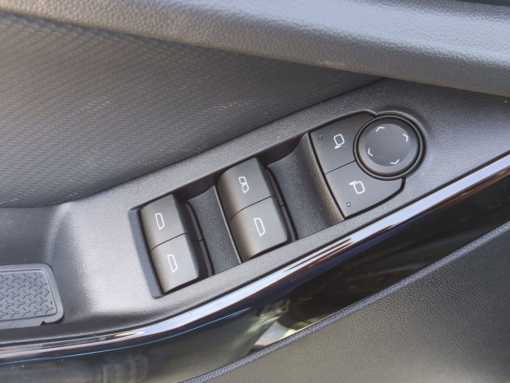 New 2026 Chevrolet Equinox LT w/ Convenience Package II image 23