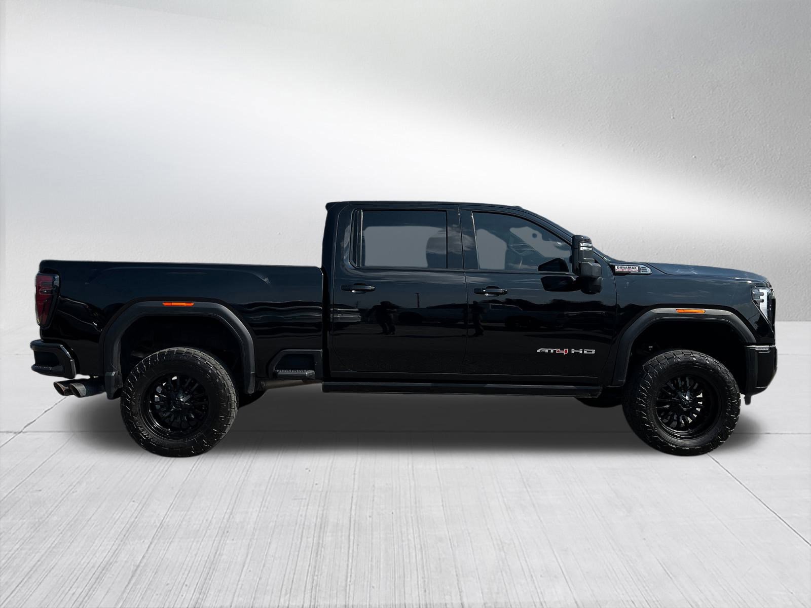 Used 2024 GMC Sierra 2500 AT4 w/ AT4 Premium Plus Package image 3