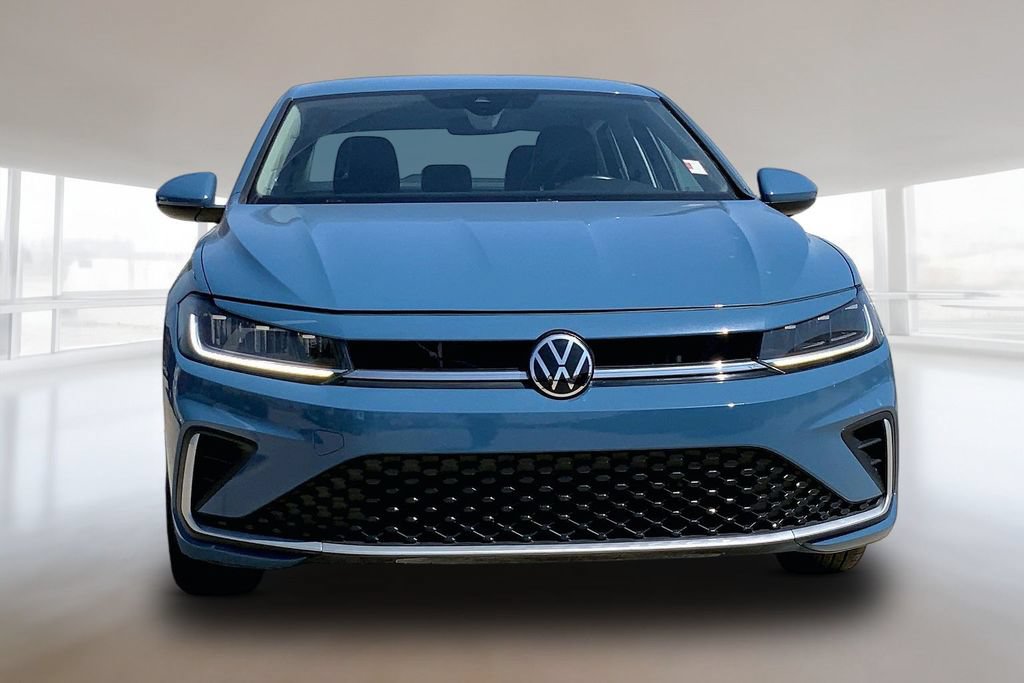 Used 2025 Volkswagen Jetta SE FWD image 3