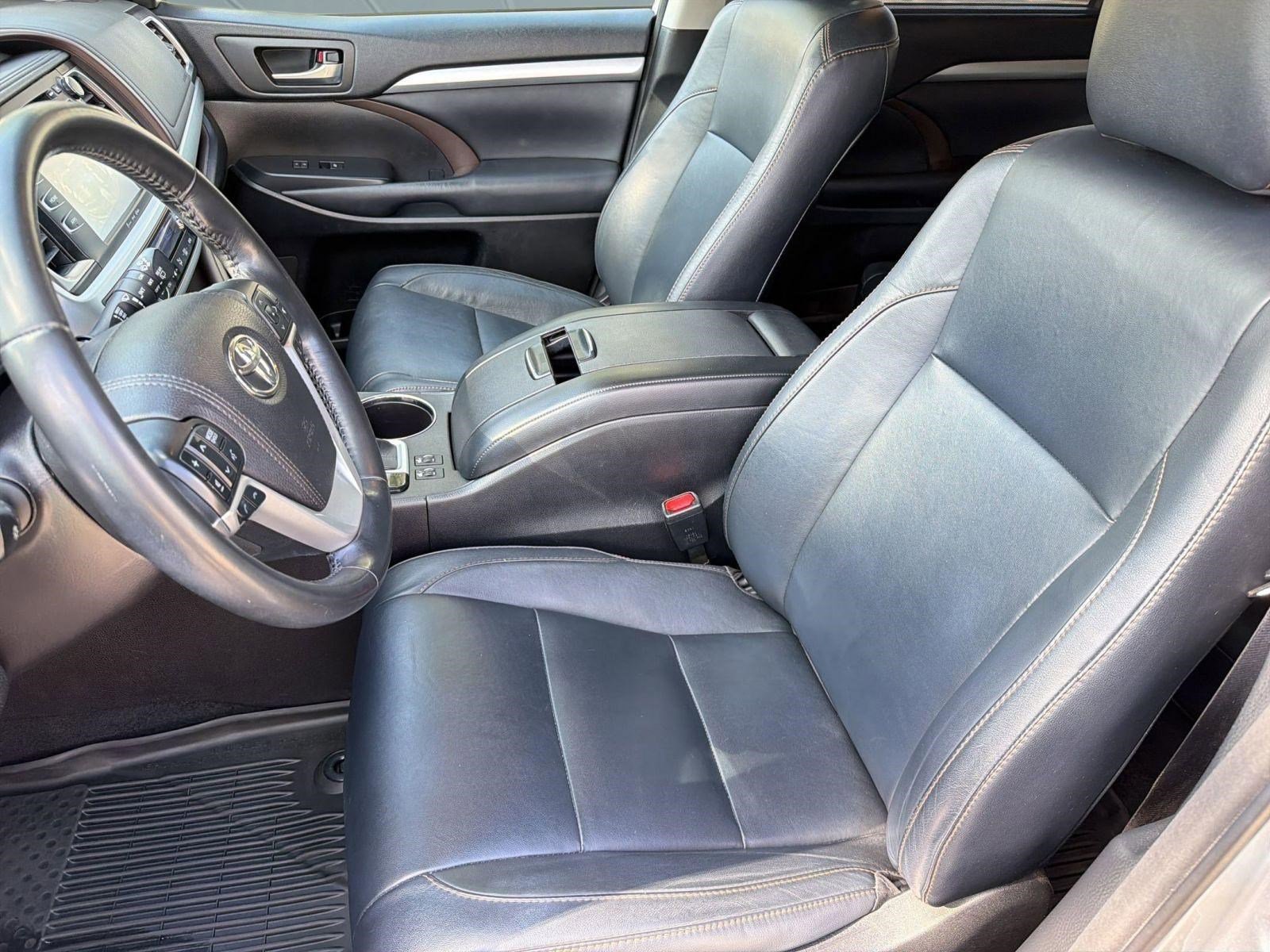 Used 2018 Toyota Highlander XLE AWD/4WD image 22