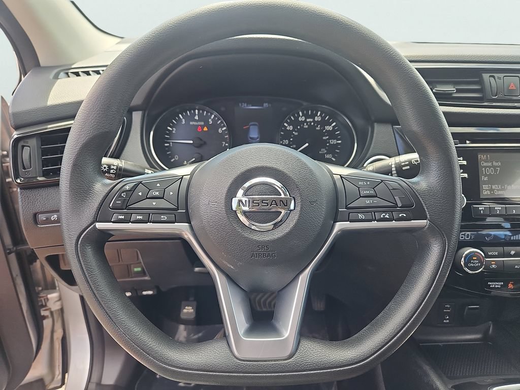 Used 2017 Nissan Rogue Sport SV AWD/4WD image 23