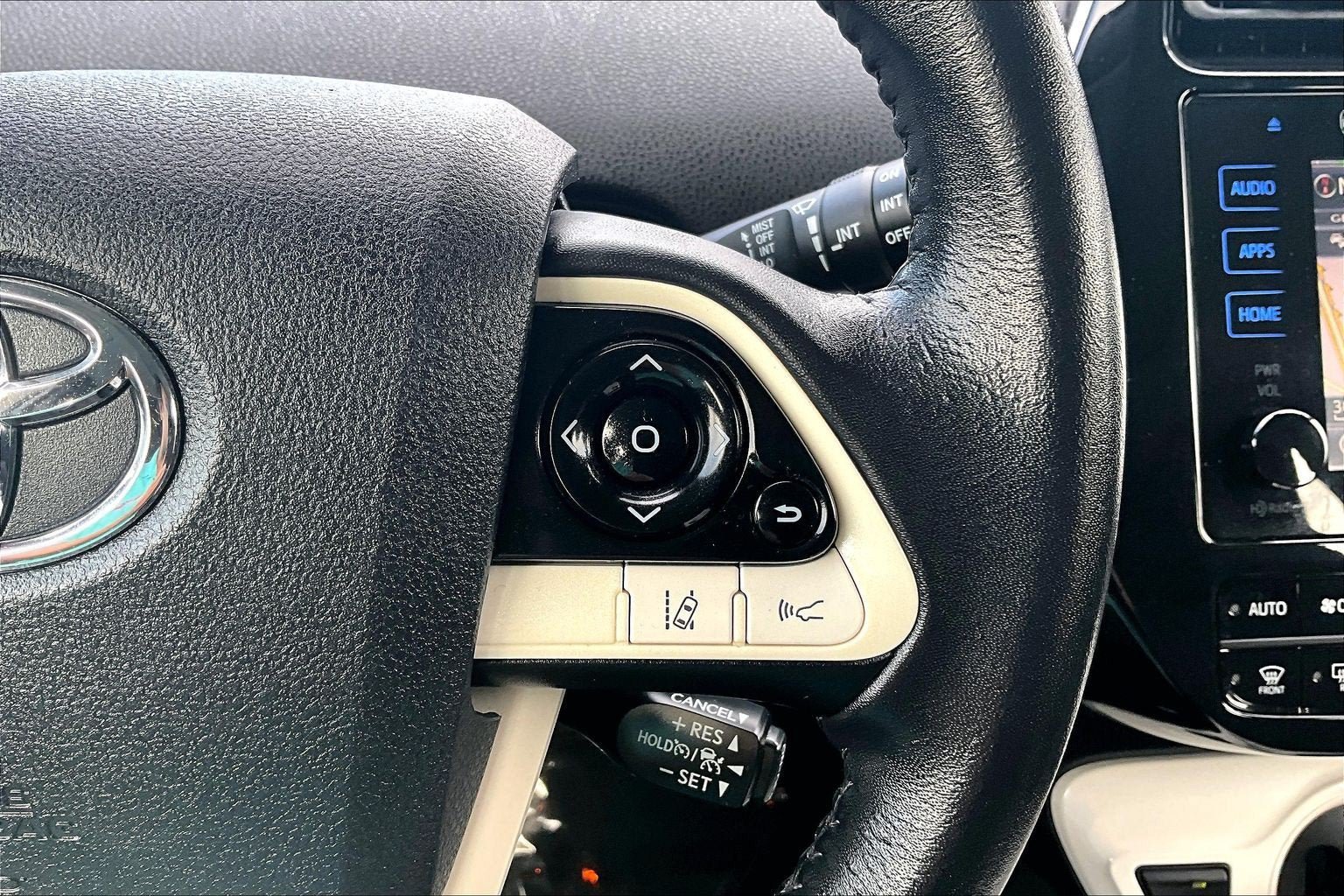 Used 2016 Toyota Prius Three w/ Advanced Technology Package FWD image 17