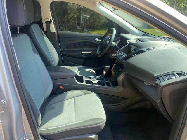 Used 2017 Ford Escape SE w/ Equipment Group 201A FWD image 34