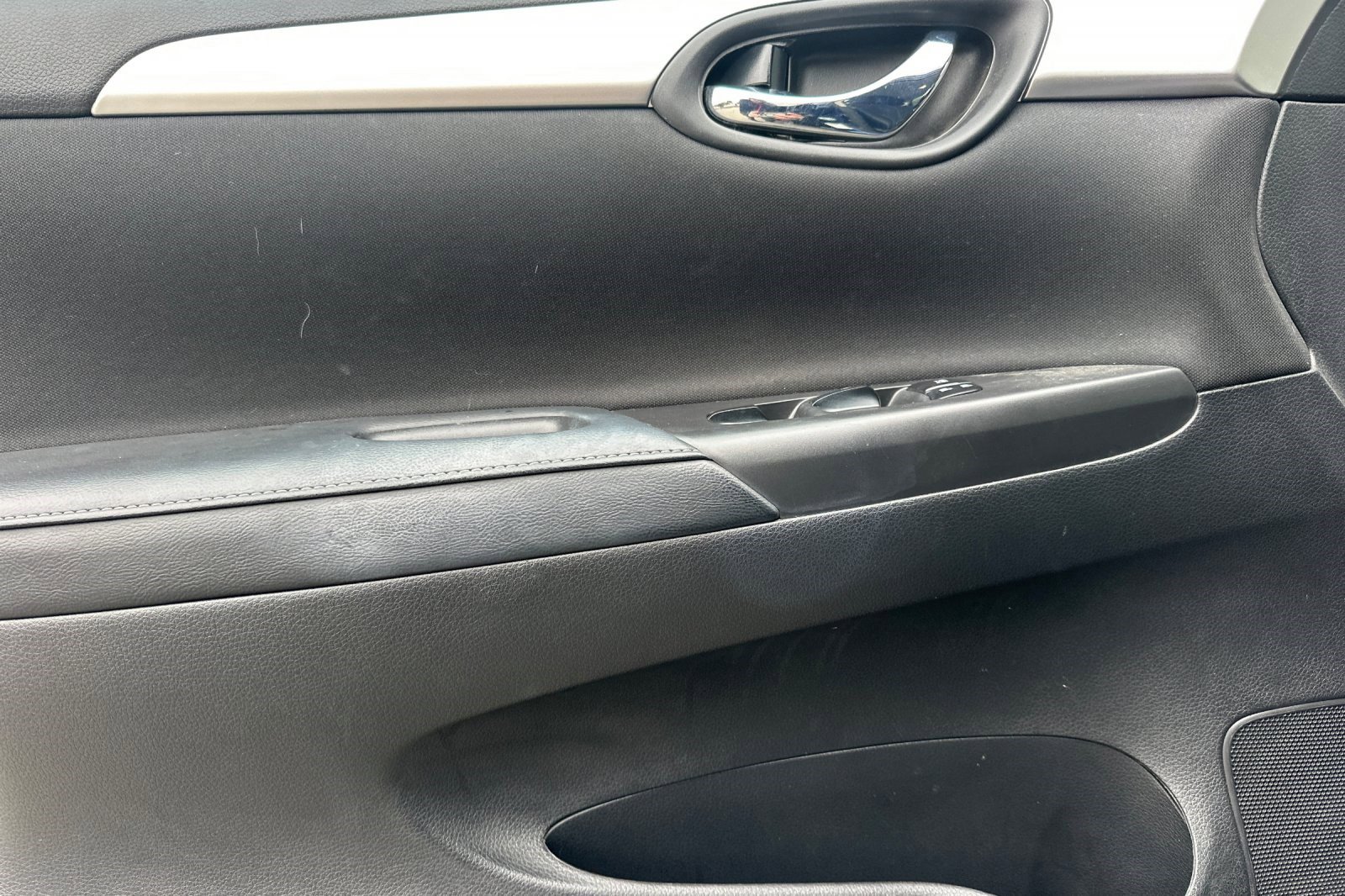 Used 2018 Nissan Sentra S image 12