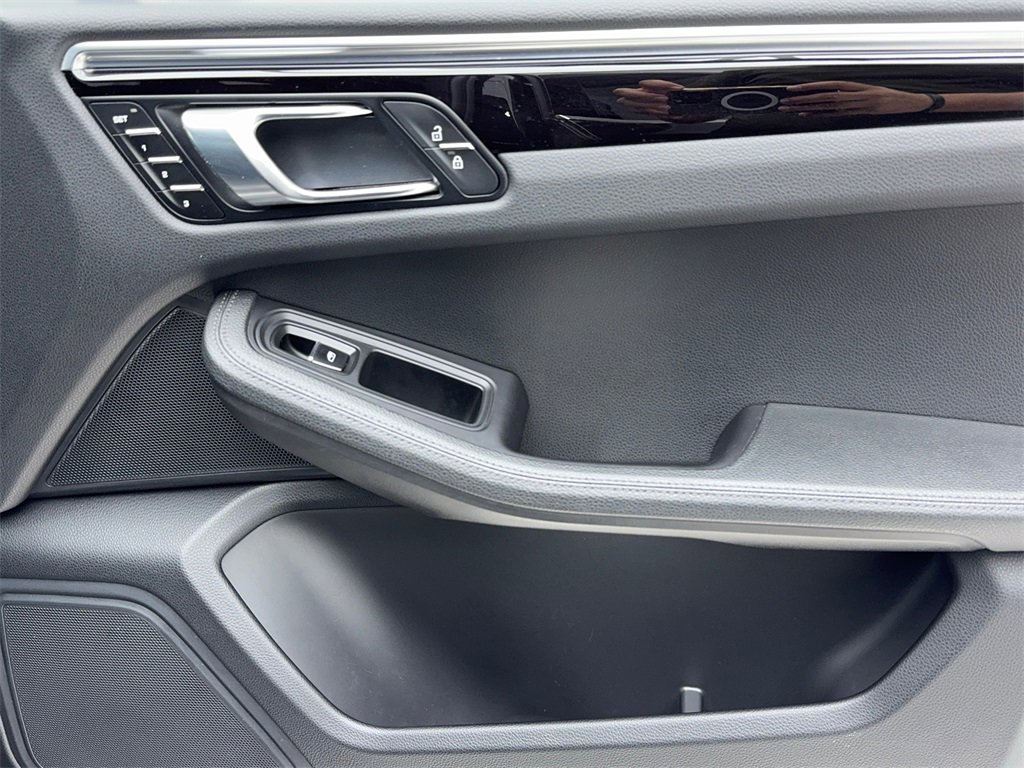 Used 2021 Porsche Macan S image 49