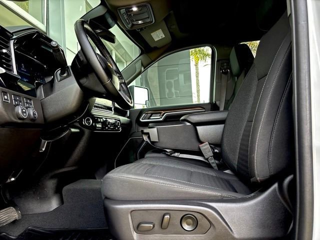 Used 2025 Chevrolet Silverado 2500 LT w/ Convenience Package image 31