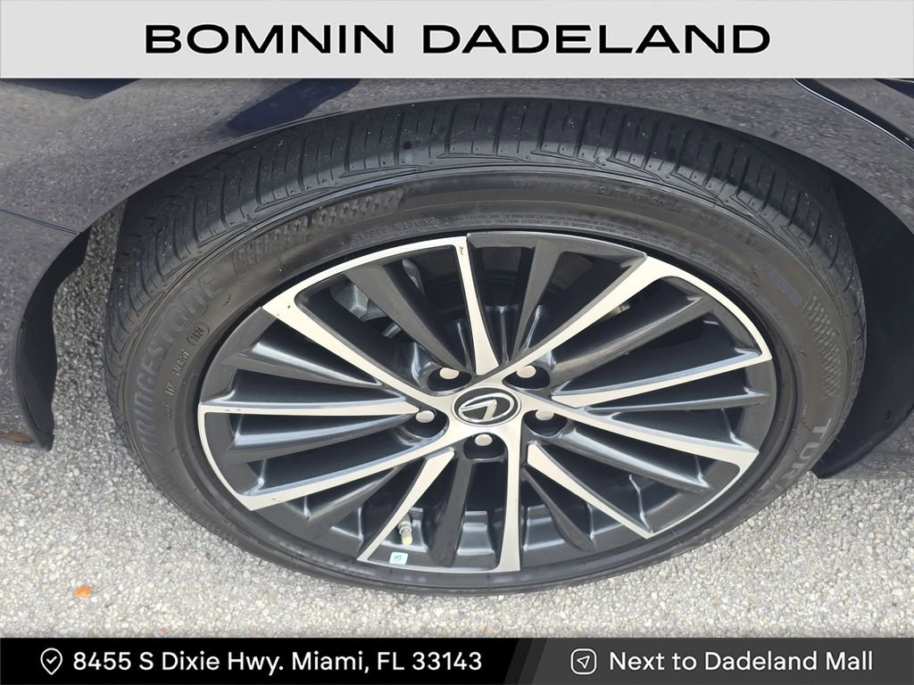 Used 2024 Lexus ES 350 w/ Premium Package image 6