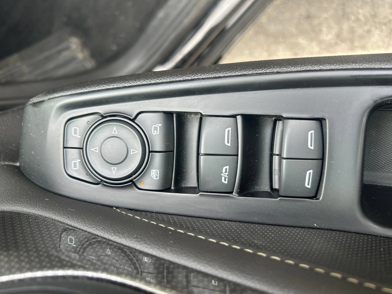 Used 2023 Chevrolet Traverse Premier AWD/4WD image 16