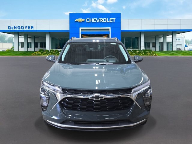 New 2026 Chevrolet Trax LT w/ Driver Confidence Package FWD image 3