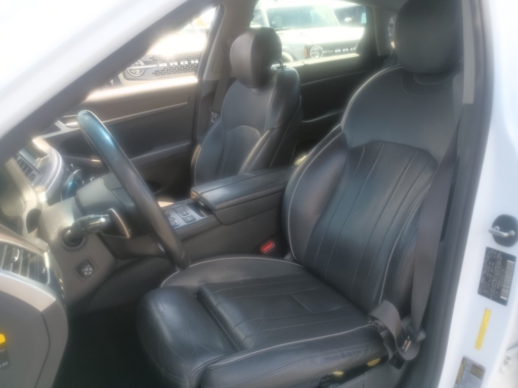 Used 2015 Hyundai Genesis 5.0 RWD image 17