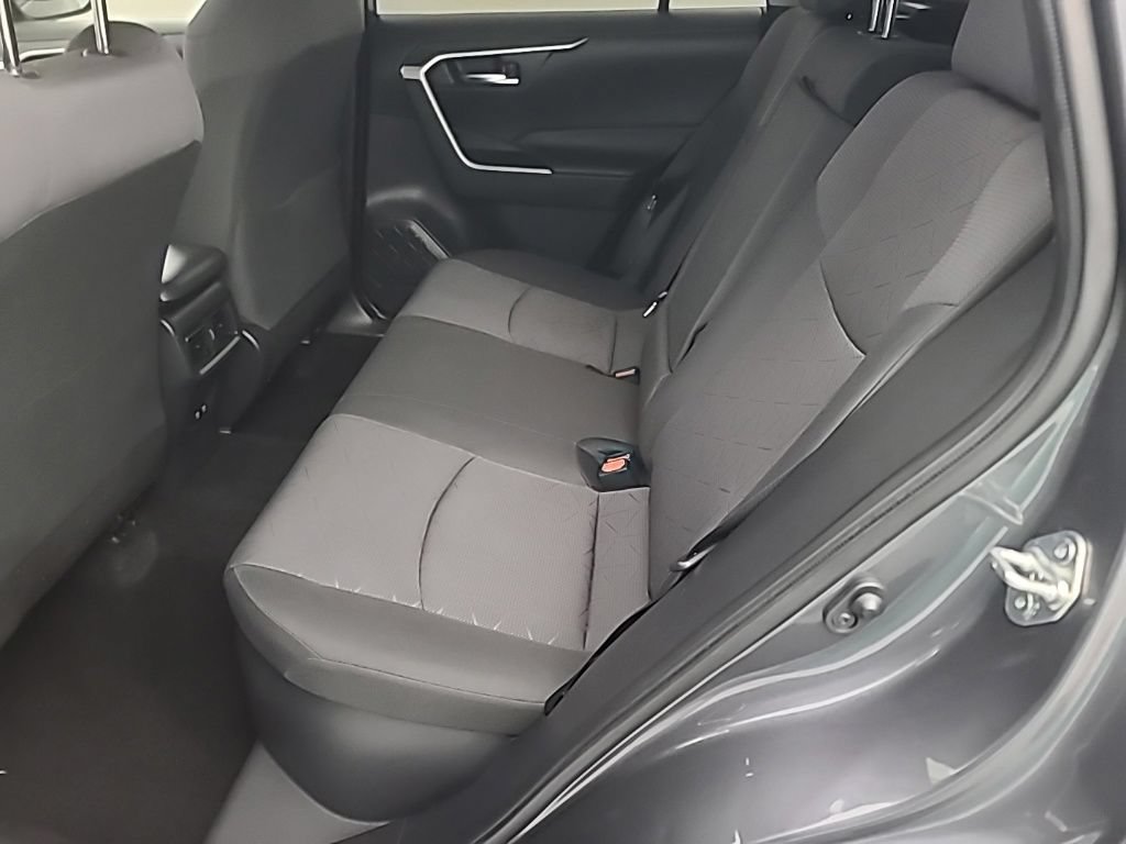 Used 2021 Toyota RAV4 XLE AWD/4WD image 22