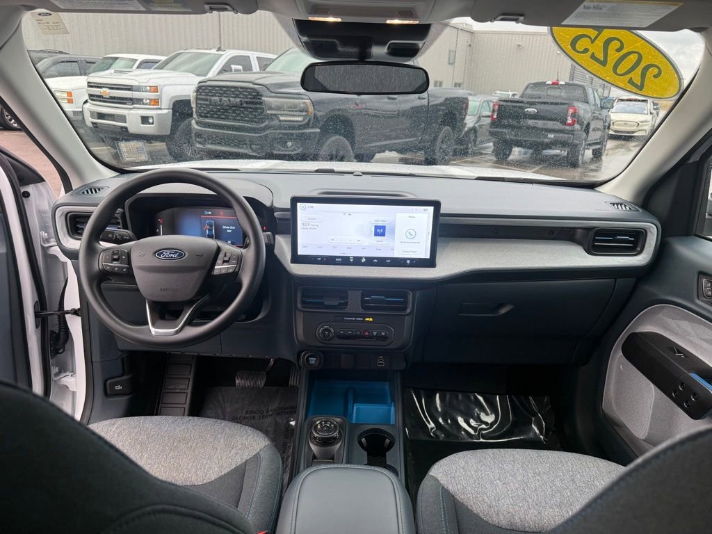 Used 2025 Ford Maverick XLT image 11