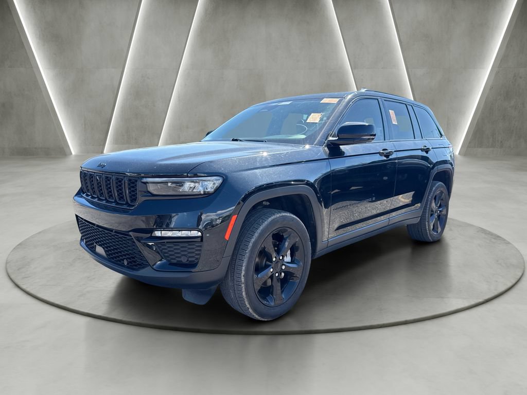 Used 2023 Jeep Grand Cherokee Limited w/ Luxury Tech Group II AWD/4WD image 3