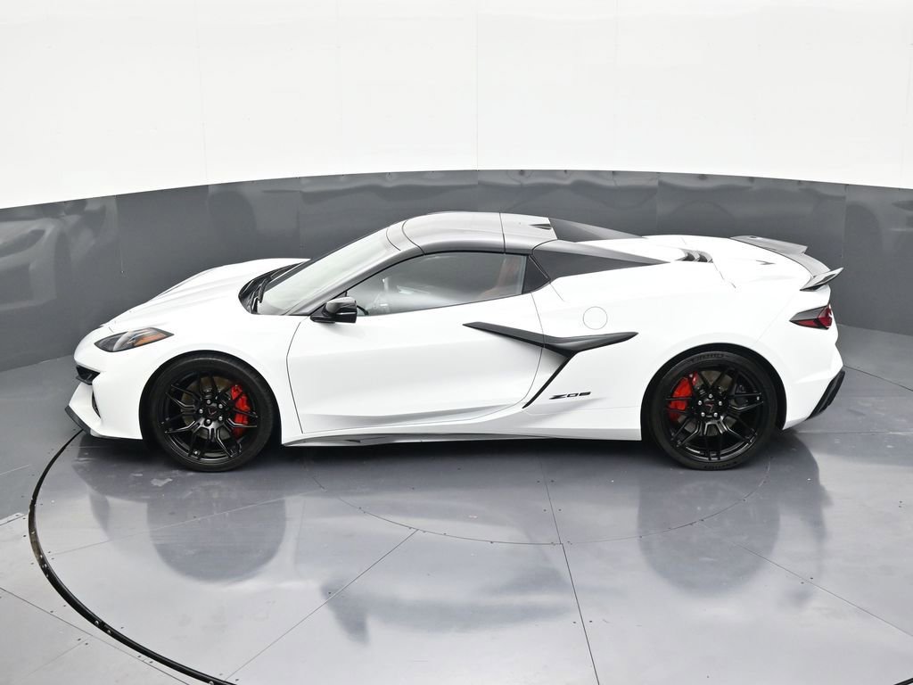Used 2026 Chevrolet Corvette Z06 RWD image 10