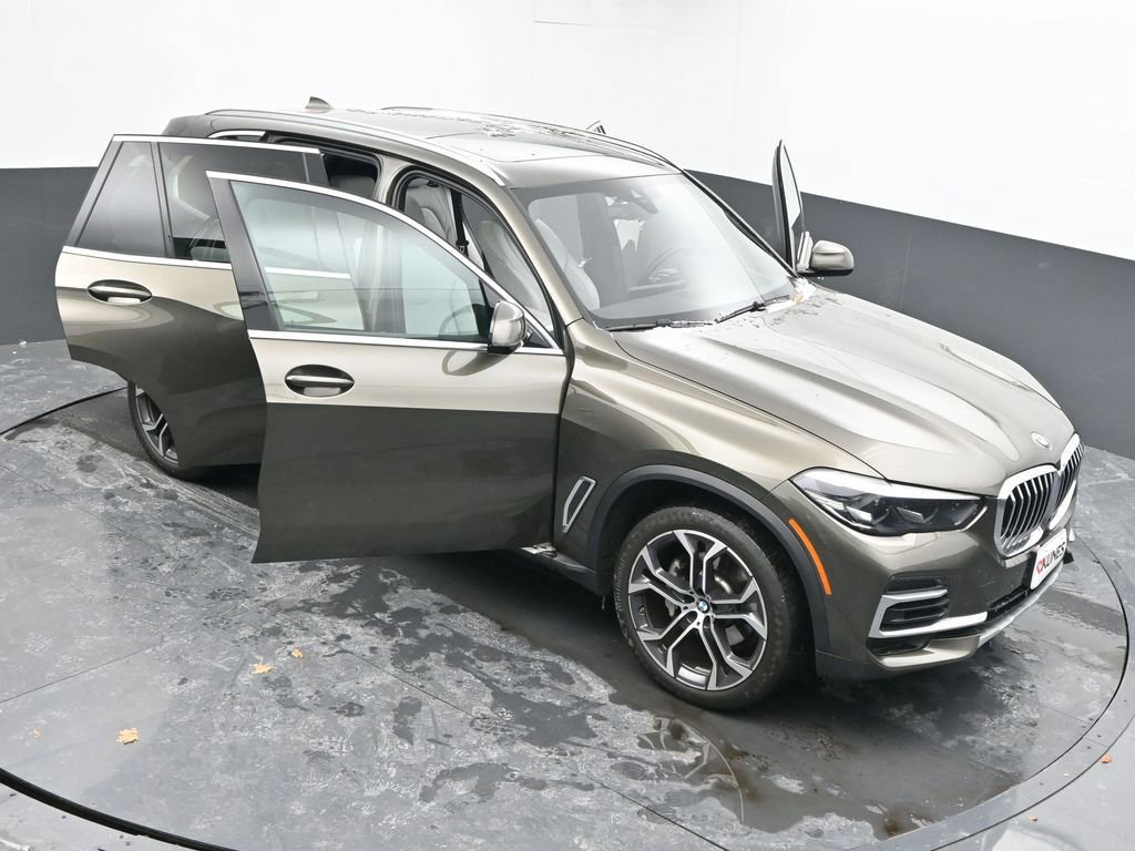 Used 2023 BMW X5 xDrive40i w/ Premium Package image 57