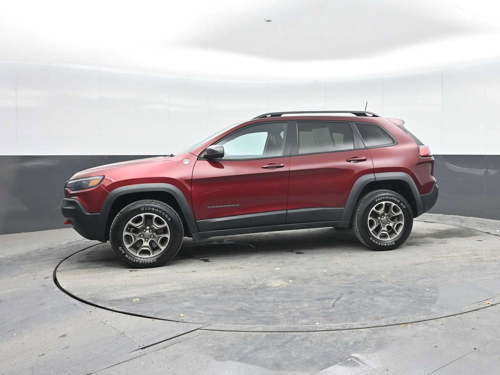 Used 2021 Jeep Cherokee Trailhawk w/ Sun, Sound & Nav Group AWD/4WD image 4
