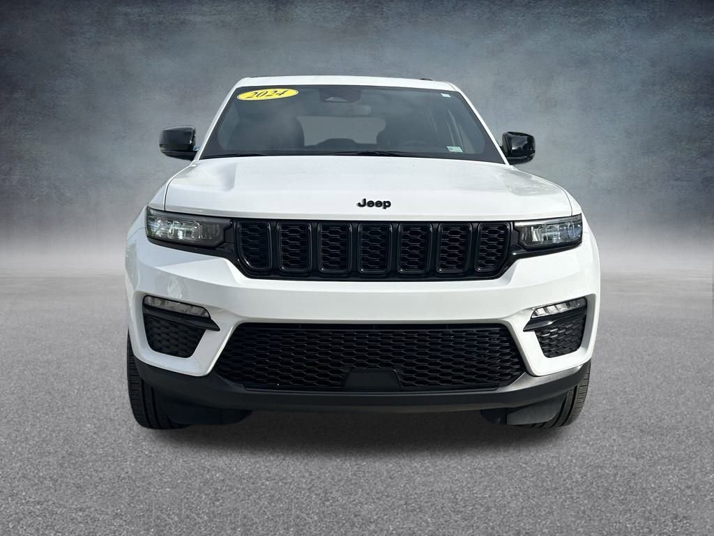 Certified 2024 Jeep Grand Cherokee Limited w/ Black Appearance Package image 2