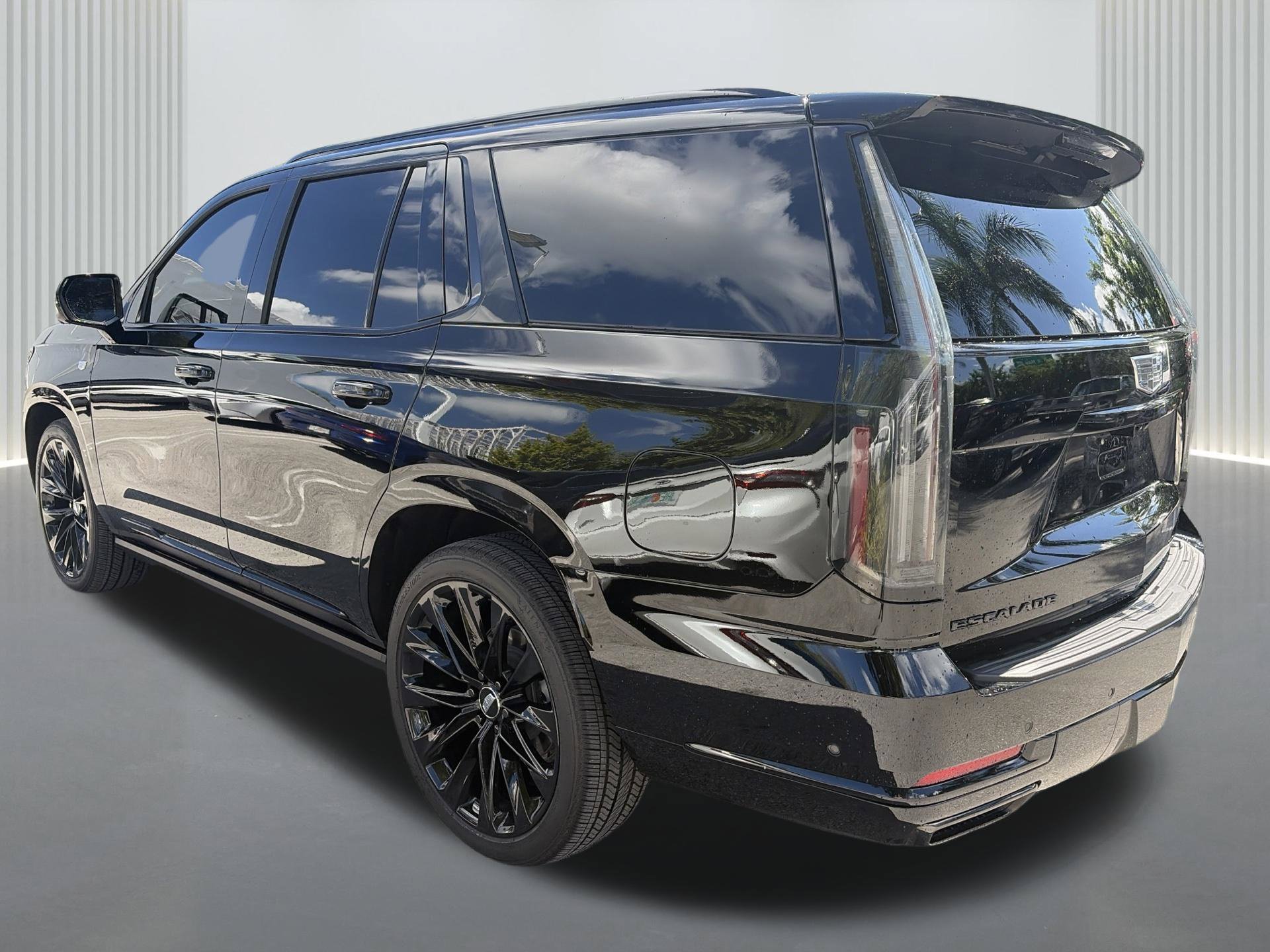 Used 2026 Cadillac Escalade Platinum Sport w/ LPO, ONYX Package AWD/4WD image 3