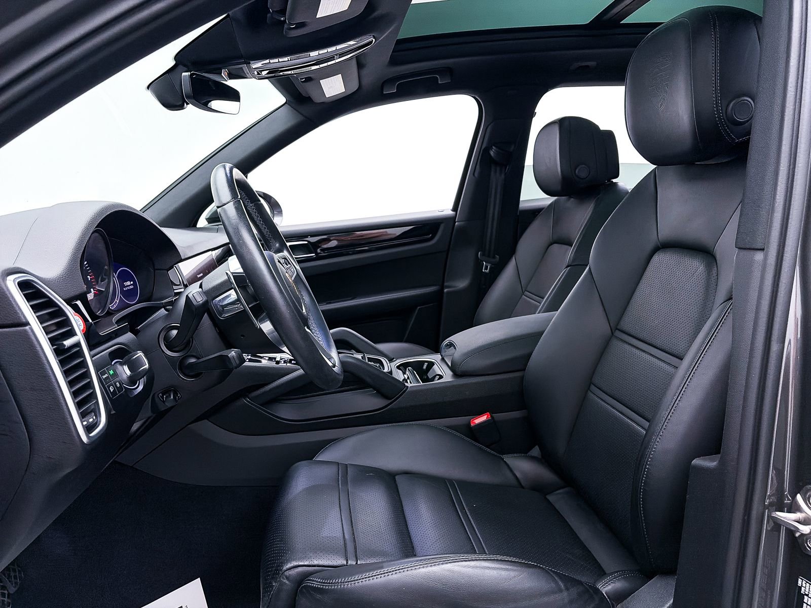 Used 2023 Porsche Cayenne image 20