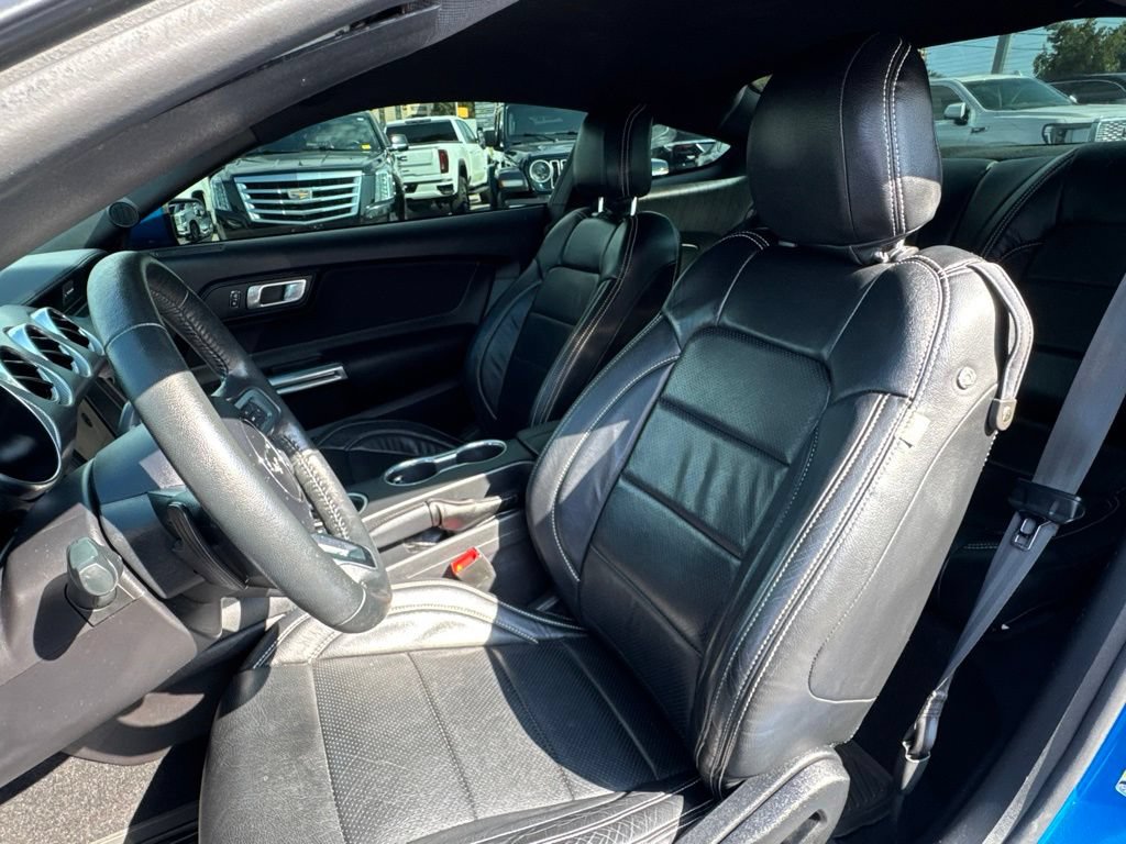 Used 2019 Ford Mustang Coupe w/ Equipment Group 101A RWD image 13