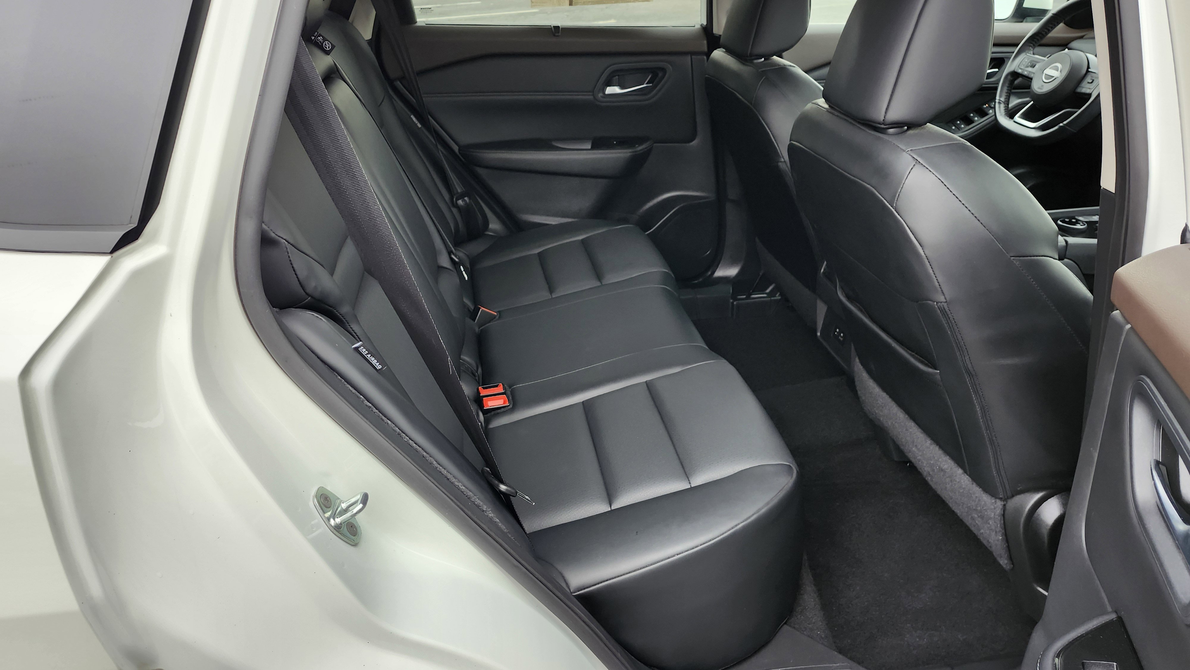 Used 2023 Nissan Rogue SV w/ SV Premium Package image 19