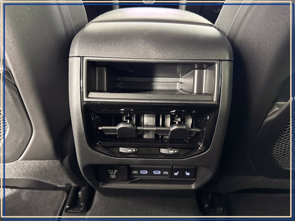 Used 2026 Jeep Grand Cherokee Limited AWD/4WD image 32