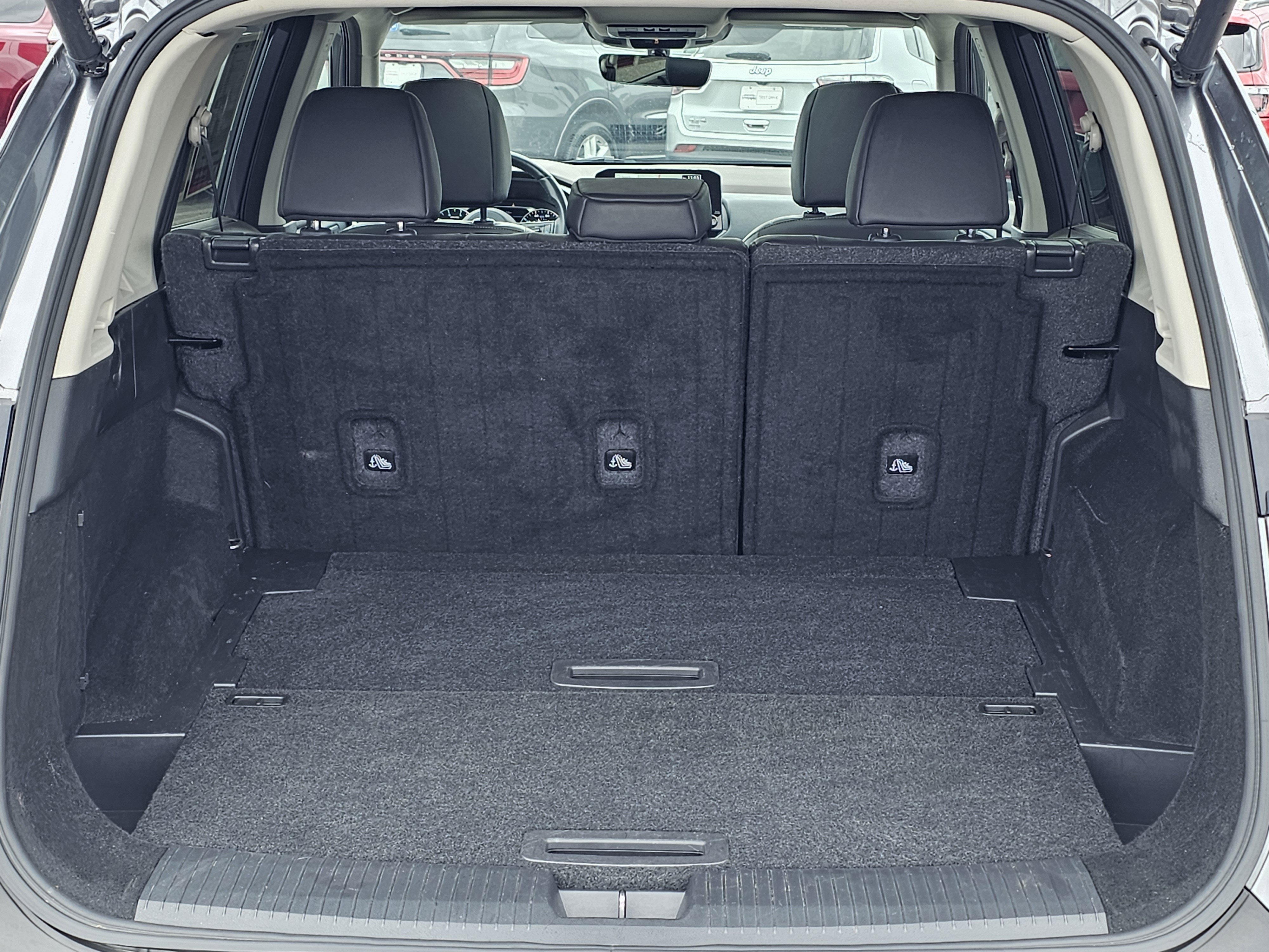 Used 2023 Nissan Rogue SL w/ SL Premium Package image 11