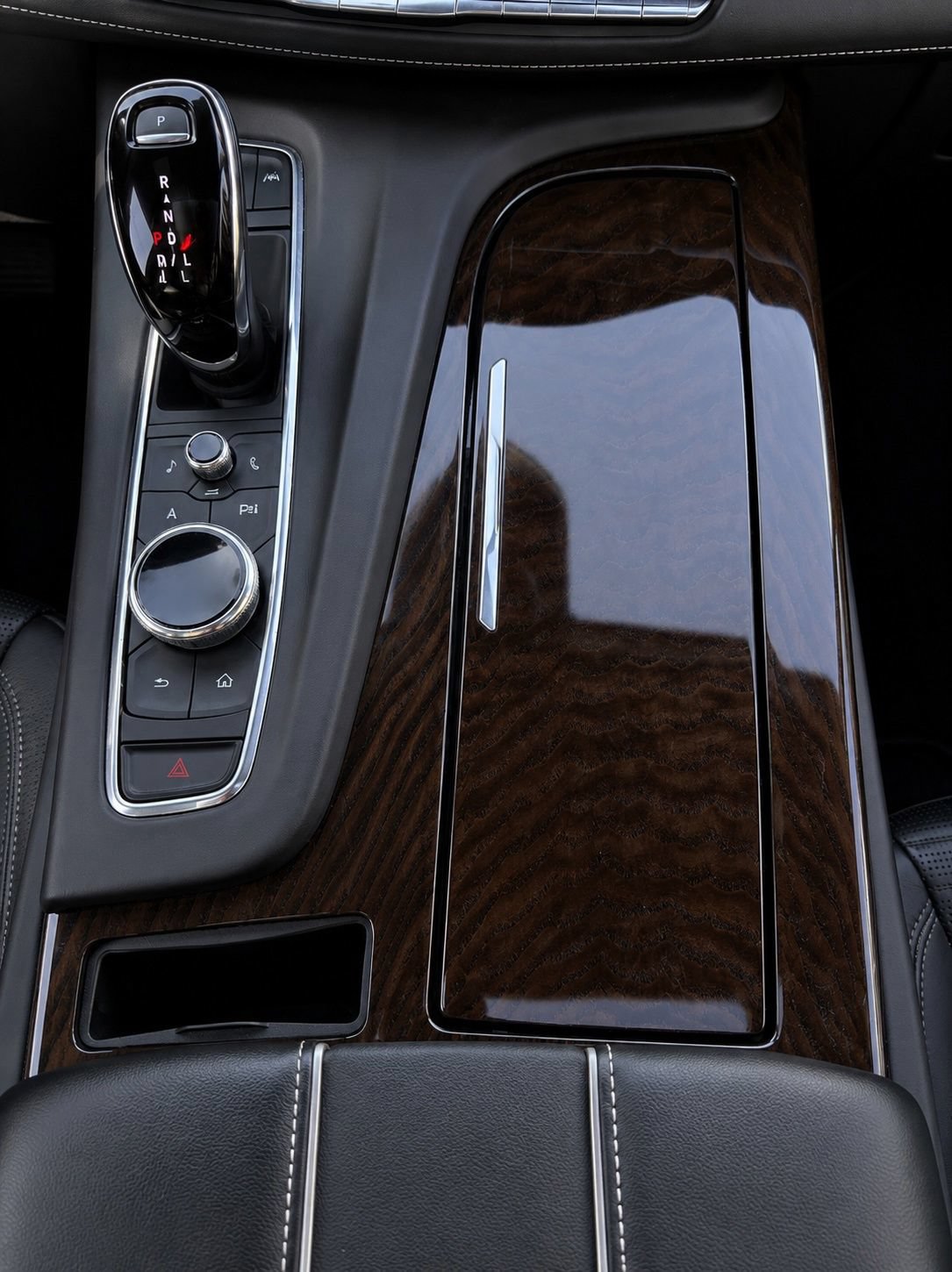 Used 2023 Cadillac Escalade ESV Premium Luxury Platinum w/ LPO, Radiant Package AWD/4WD image 16