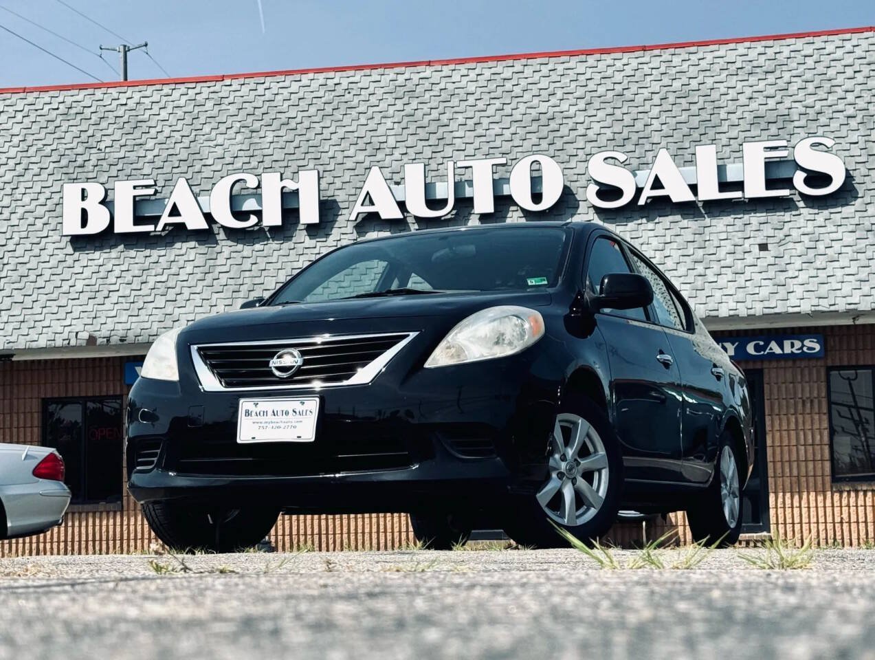 Used 2014 Nissan Versa SV w/ Convenience Package FWD image 1