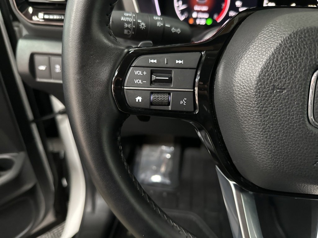 Used 2025 Honda Pilot Touring image 15