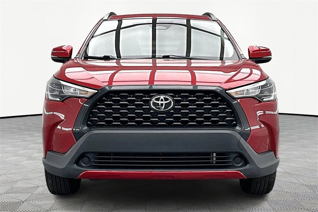Used 2023 Toyota Corolla Cross LE image 3