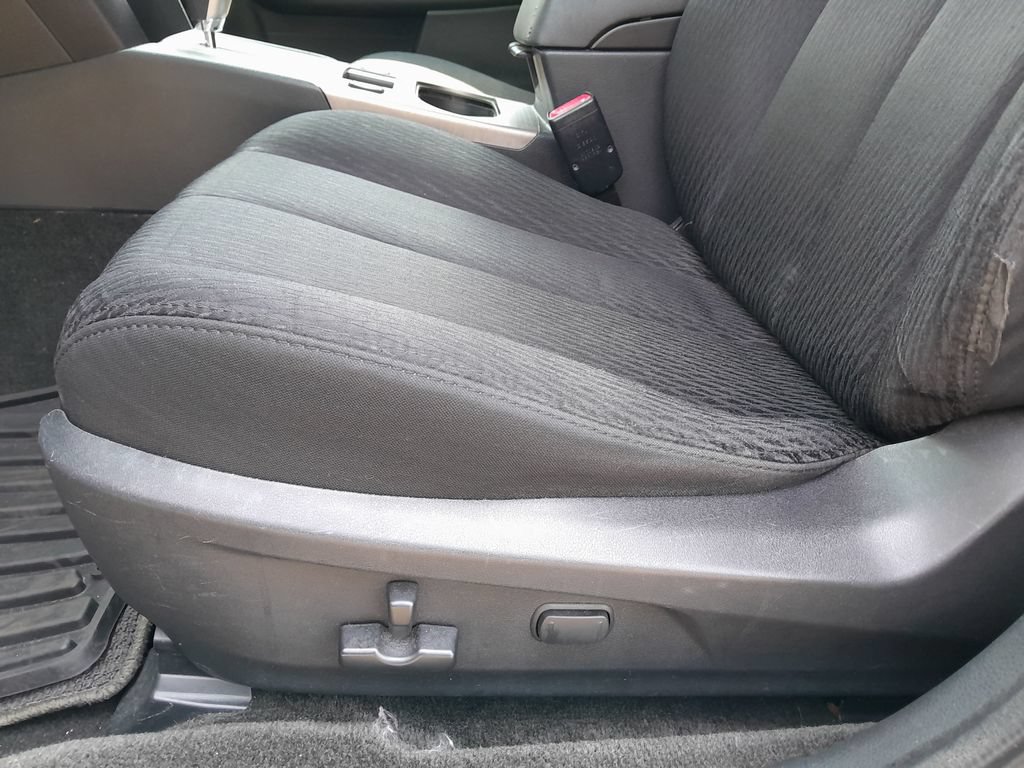 Used 2012 Subaru Outback 2.5i Premium AWD/4WD image 13