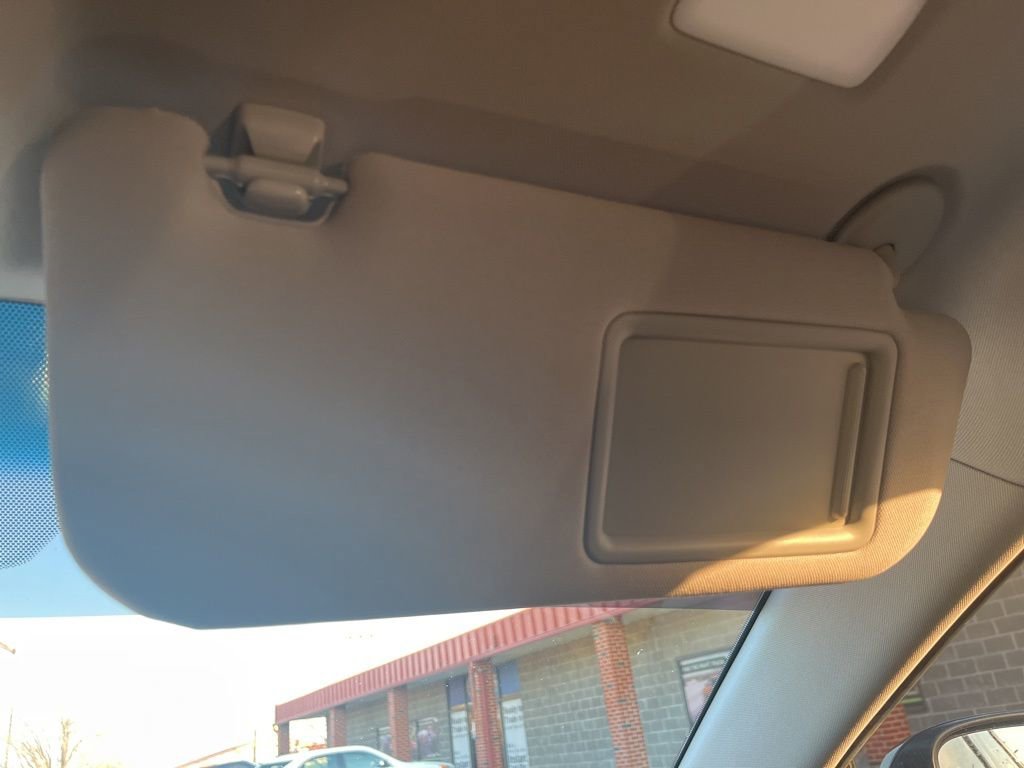 Used 2021 Toyota Venza LE w/ Carpet Mat Package (TMS) image 78