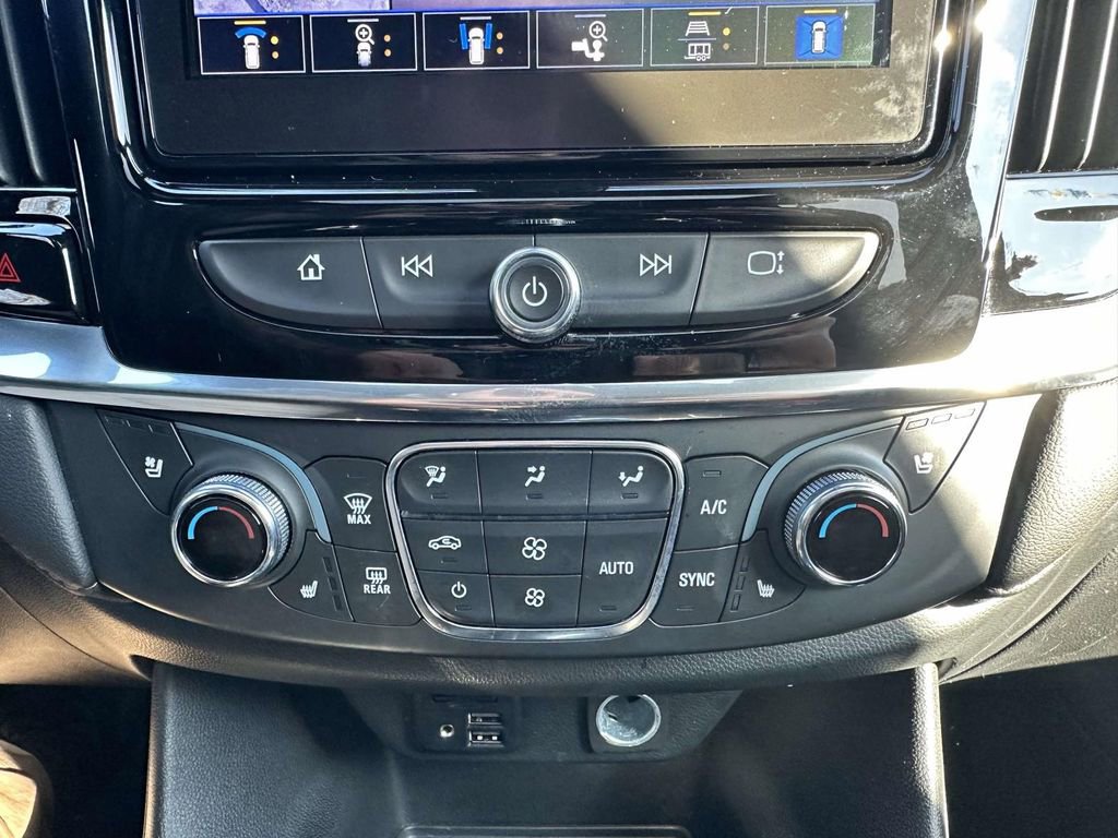 Used 2023 Chevrolet Traverse High Country AWD/4WD image 24