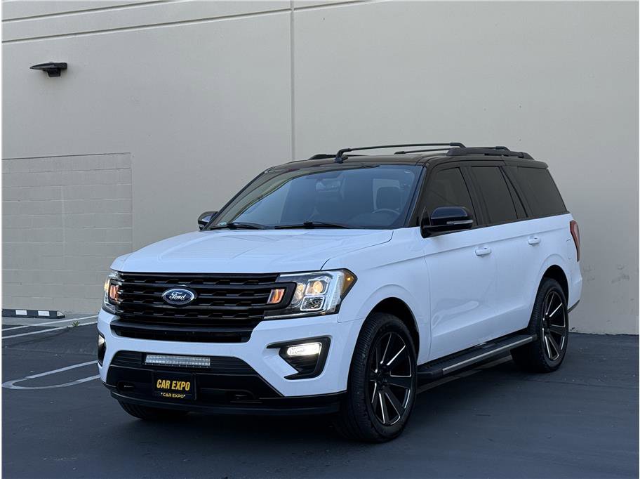 Used 2018 Ford Expedition XLT w/ Equipment Group 202A image 3
