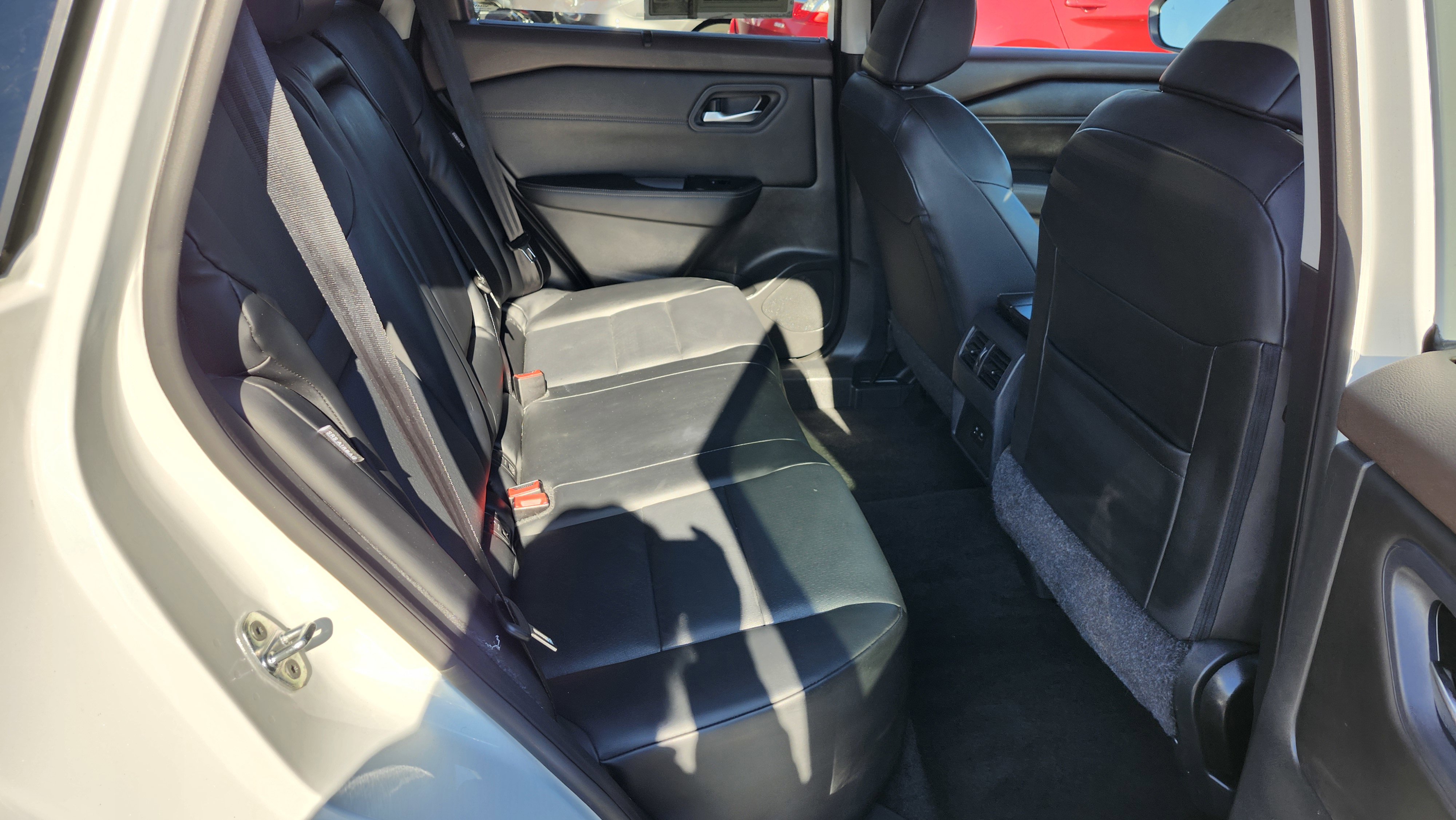 Used 2023 Nissan Rogue SV w/ SV Premium Package image 13