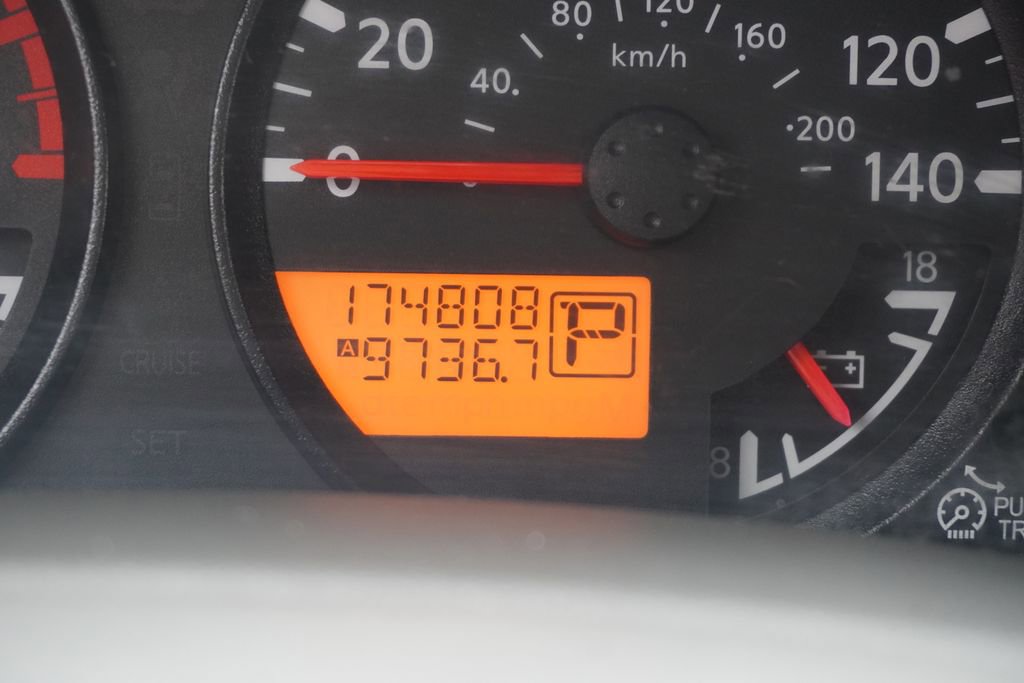 Used 2012 Nissan Frontier SV image 29